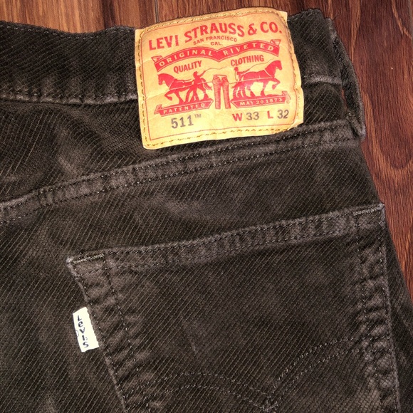 levi's jeans with white tag